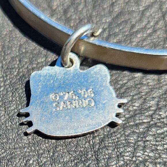 Vintage Hello Kitty Mother-of-Pearl Charm Bangle - Picture 3 of 5